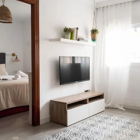 Beautiful Flat Perfectly Located By And * Malaga