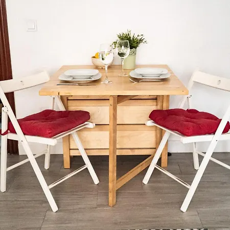 Beautiful Flat Perfectly Located By And